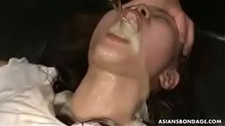 Мужики мучают в подвале замужнюю азиатку и жестко ебут её бутылкой и дилдо